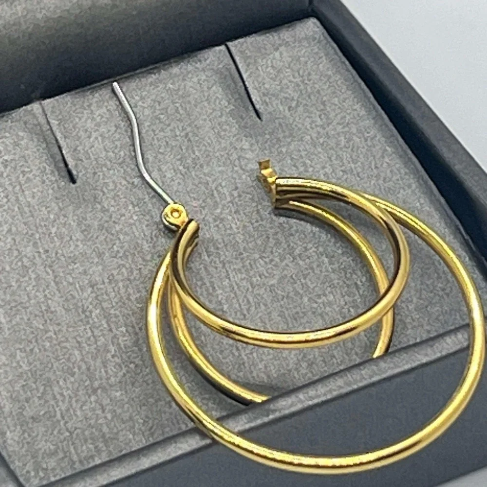VINTAGE‎ Gold TONE TRIPLE HOOP EARRINGS 1